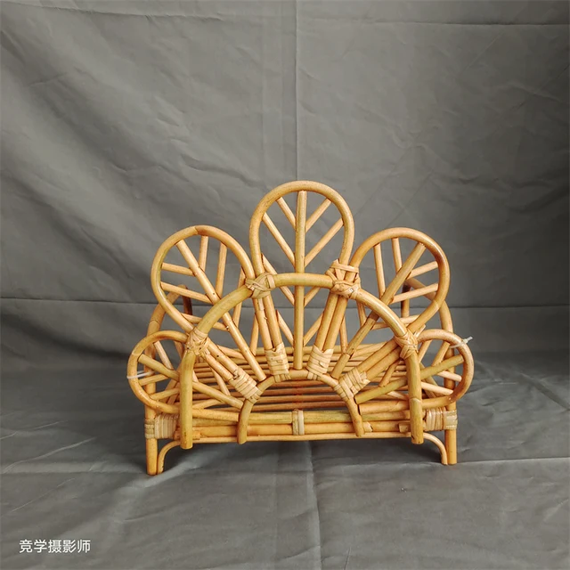 레트로 등나무 바구니 의자: 신생아 사진의 완벽한 소품