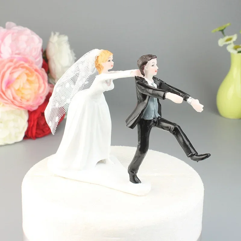 Wedding Bride and Groom Figurines Cake Toppers Resin Doll