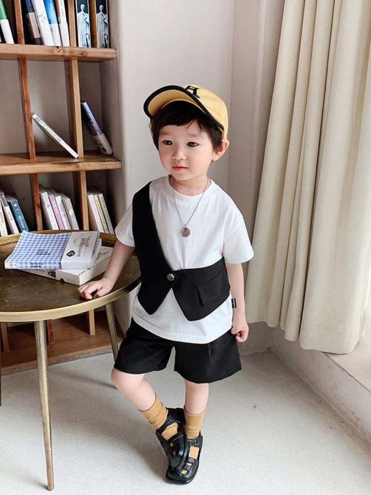 

Summer Suit Baby Boys Clothing Splicing Fake Vest Short Sleeve T-Shirt + Shorts Two Piece Set Costumes for Kids Casual Wear