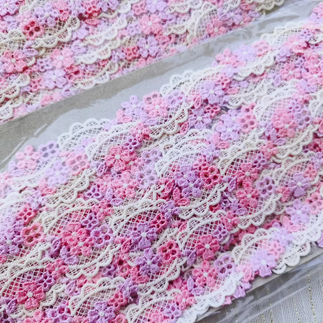 

15Yards 2cm Wide Shiny Pink Yellow Purple Hollow Flower Venise Diy Venice Lace Clothing Accessories Of Various Garment,Bra.Skirt