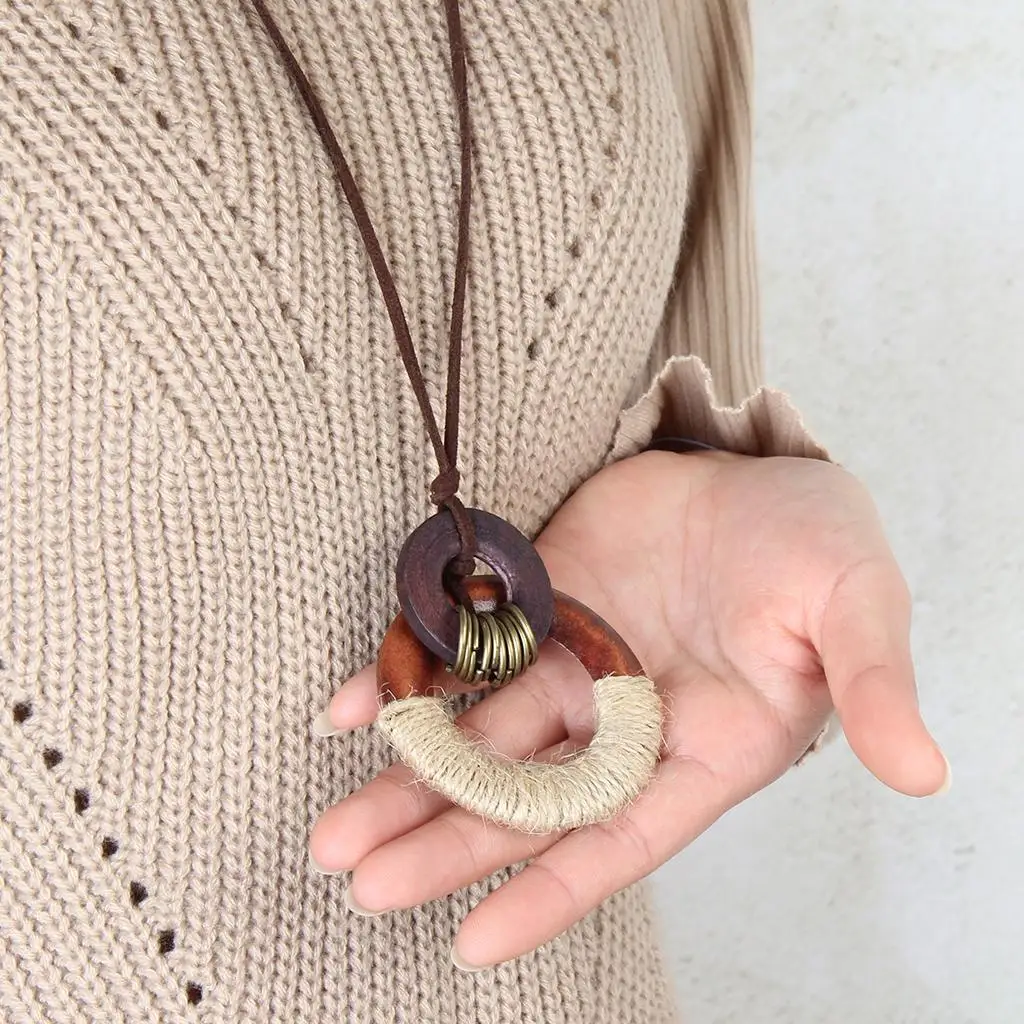 wood of vintage Circle Pendant with Hessian Rope Wrapped Lady Sweater Necklace