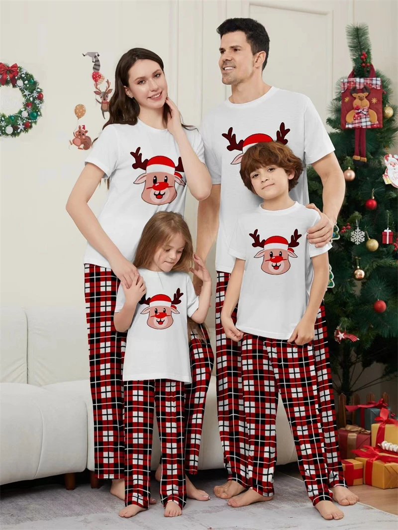 thumbnail image 1 of Conjuntos de pijamas familiares de manga corta a juego para Navidad, con diseño de alce, para padre, madre e hijos, ropa navideña a cuadros para papá, mamá y yo 2024, 1 of 5