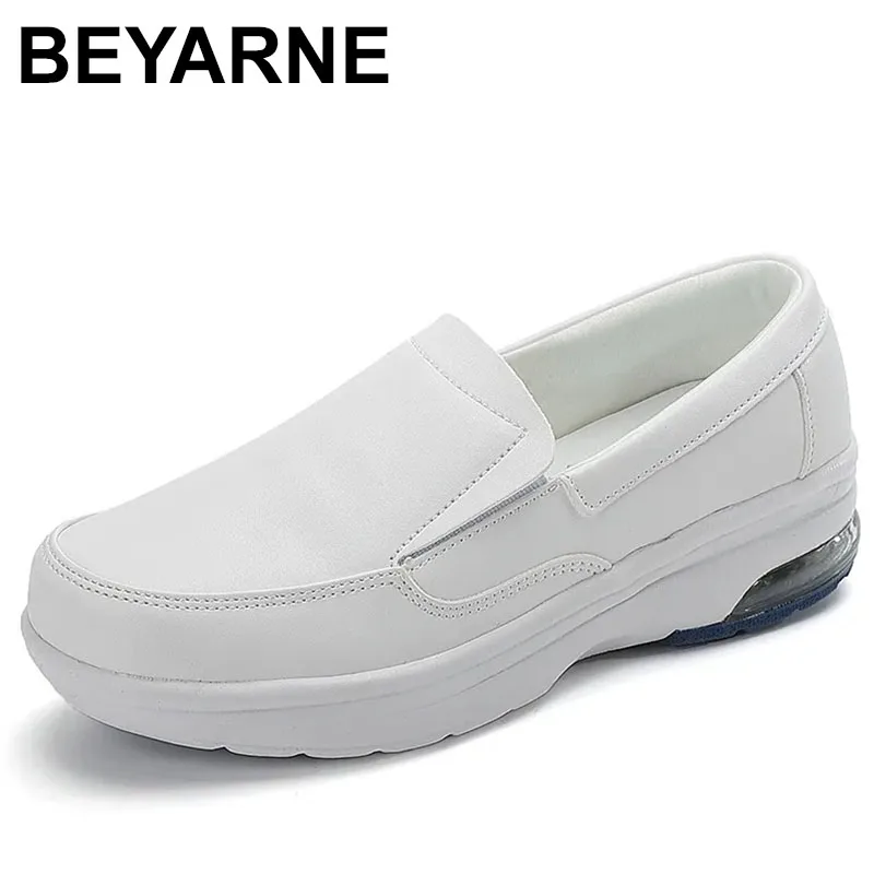 

Кроссовки женские прогулочные, удобная дышащая обувь для медсестер, легкие, на платформе, плоская подошва, повседневная обувь, белый цвет