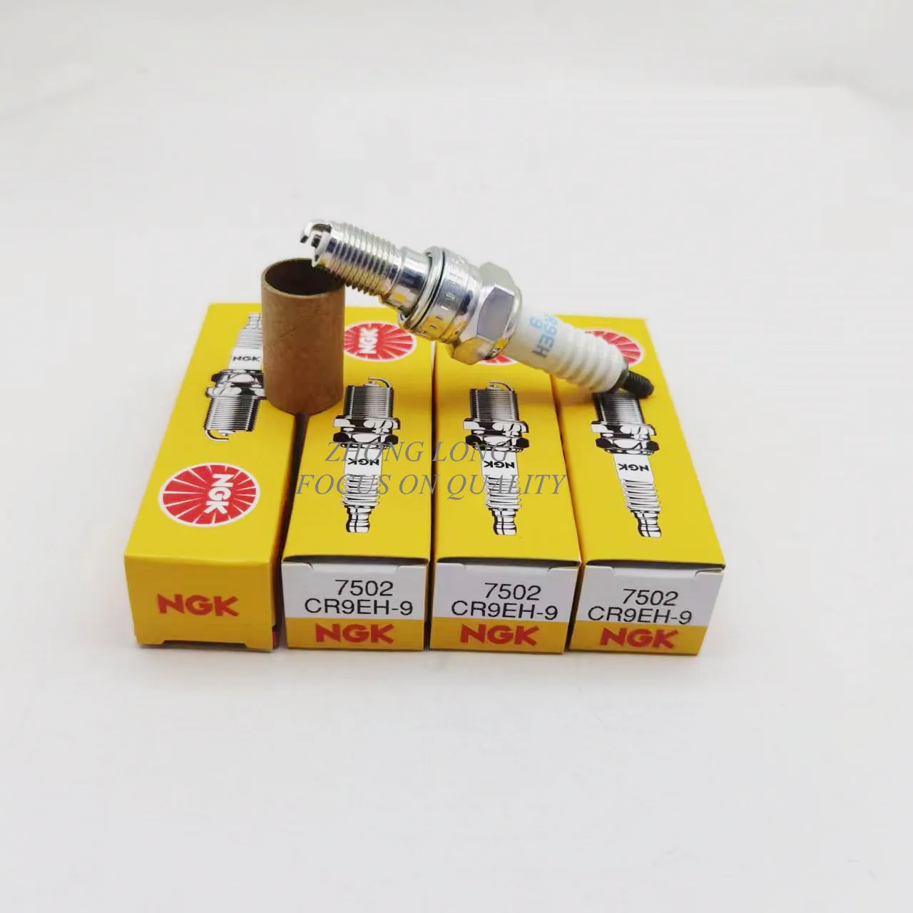 4 Pezzi Candela Moto Originale Cr9Eh-9 Mezzo Dente Adatto Cb400 Jiayu 110 Cbr600 Bumblebee Vtr250