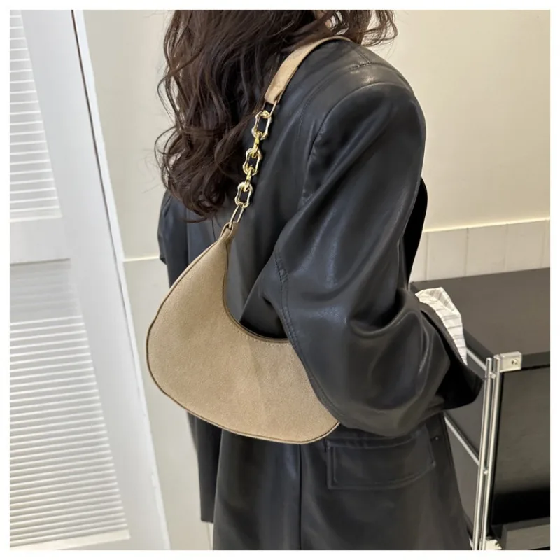 High Quality Solid Color Underarm Bag New Moon Fashion Shoulder Bag Unique Versatile Western Style Small Female Shoulder Bag