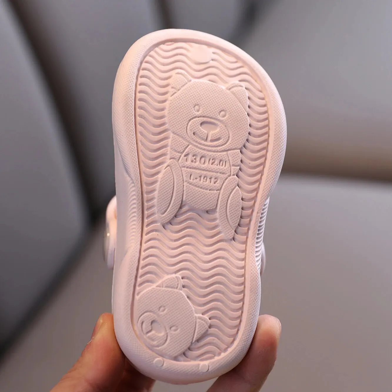 Children's Cave Shoes Summer Boys Baby Non-slip Soft Soled Beach Shoes Girls' Baby Cartoon CHILDREN'S Slippers kids sandals