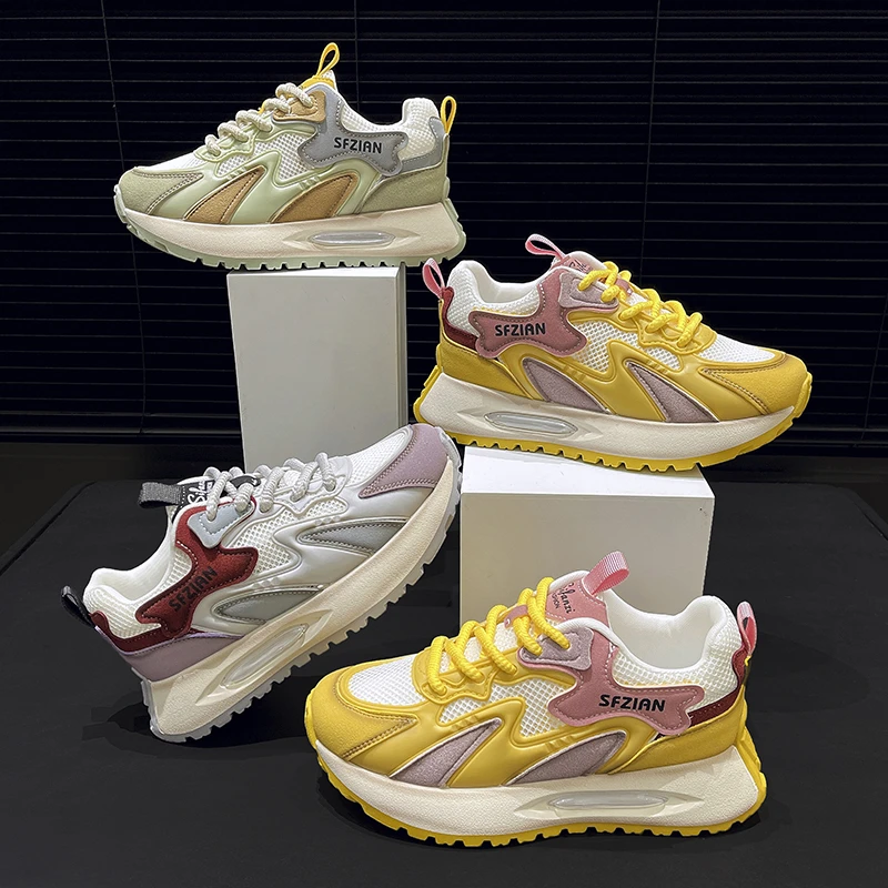 Рисунок 6 - Женские кроссовки с вырезами