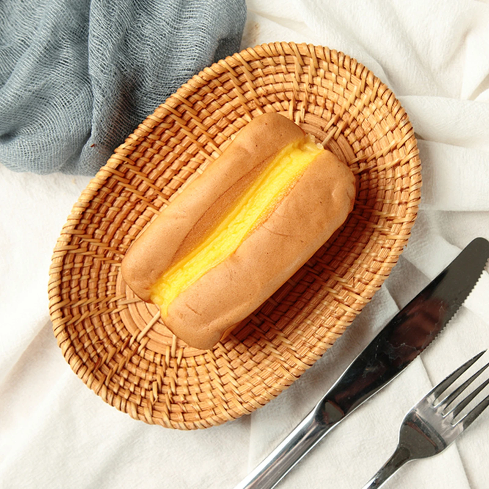 Handmade Rattan Woven Basket Fruit Cake Bread Food Plate Snack Serving Tray For Dinner Parties Coffee Breakfast Container 3