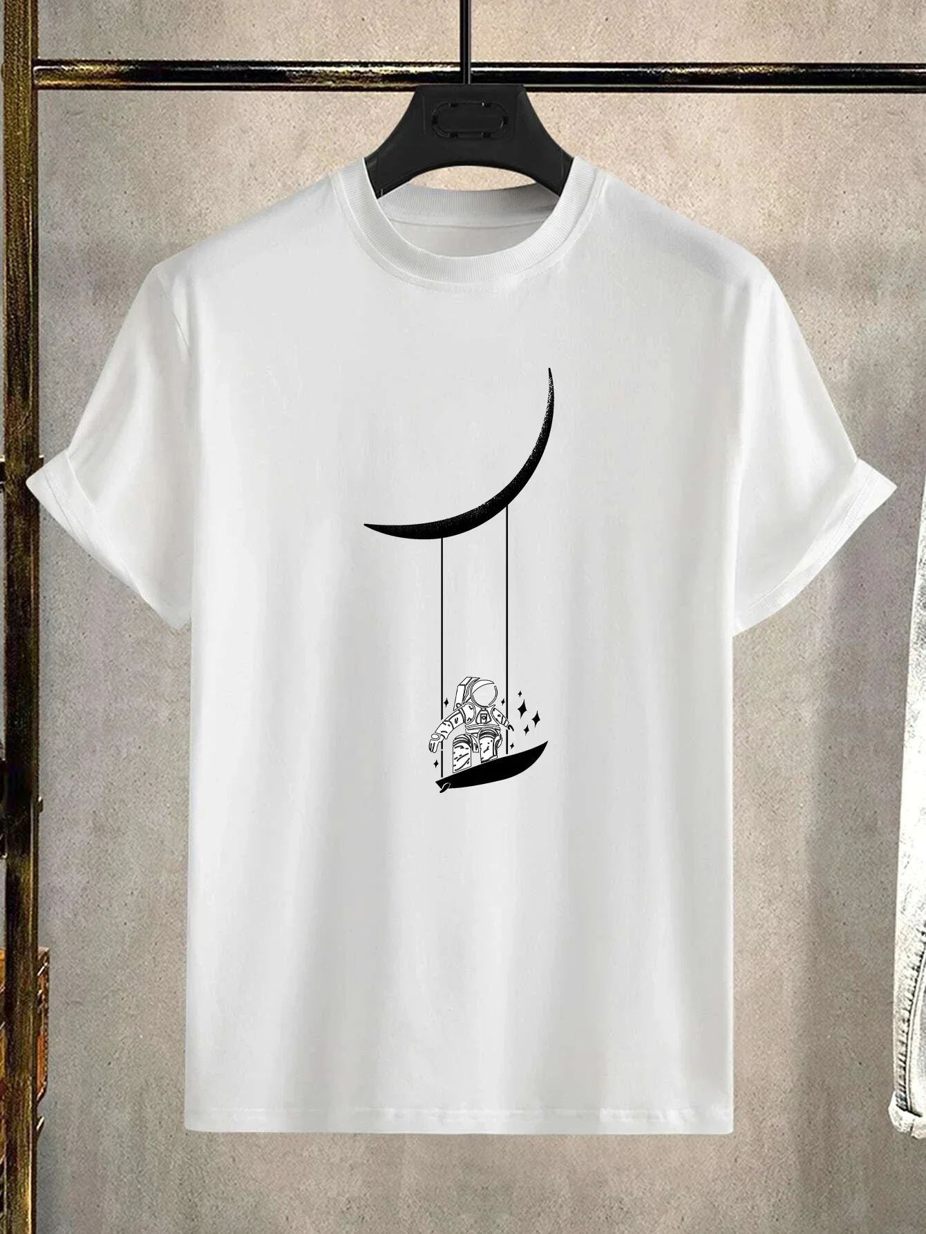 thumbnail image 1 of Camiseta para hombre con estampado de astronauta y luna, 100 % algodón, cuello redondo, manga corta, ropa masculina de primavera y verano de alta calidad, 1 of 5
