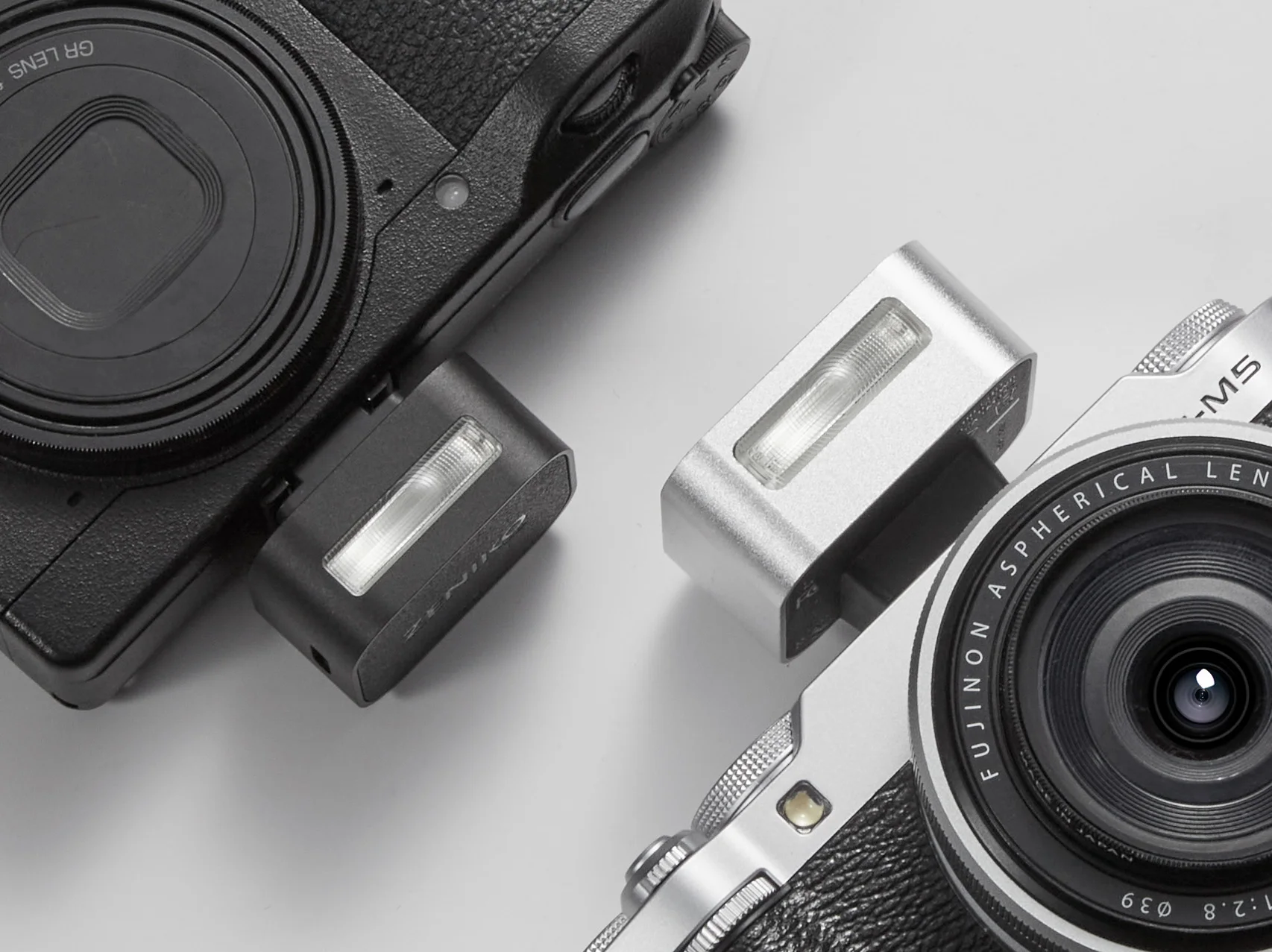 ZENIKO ZF04/ZF08 Mini Retro Flash Universal On-camera Hot Shoe