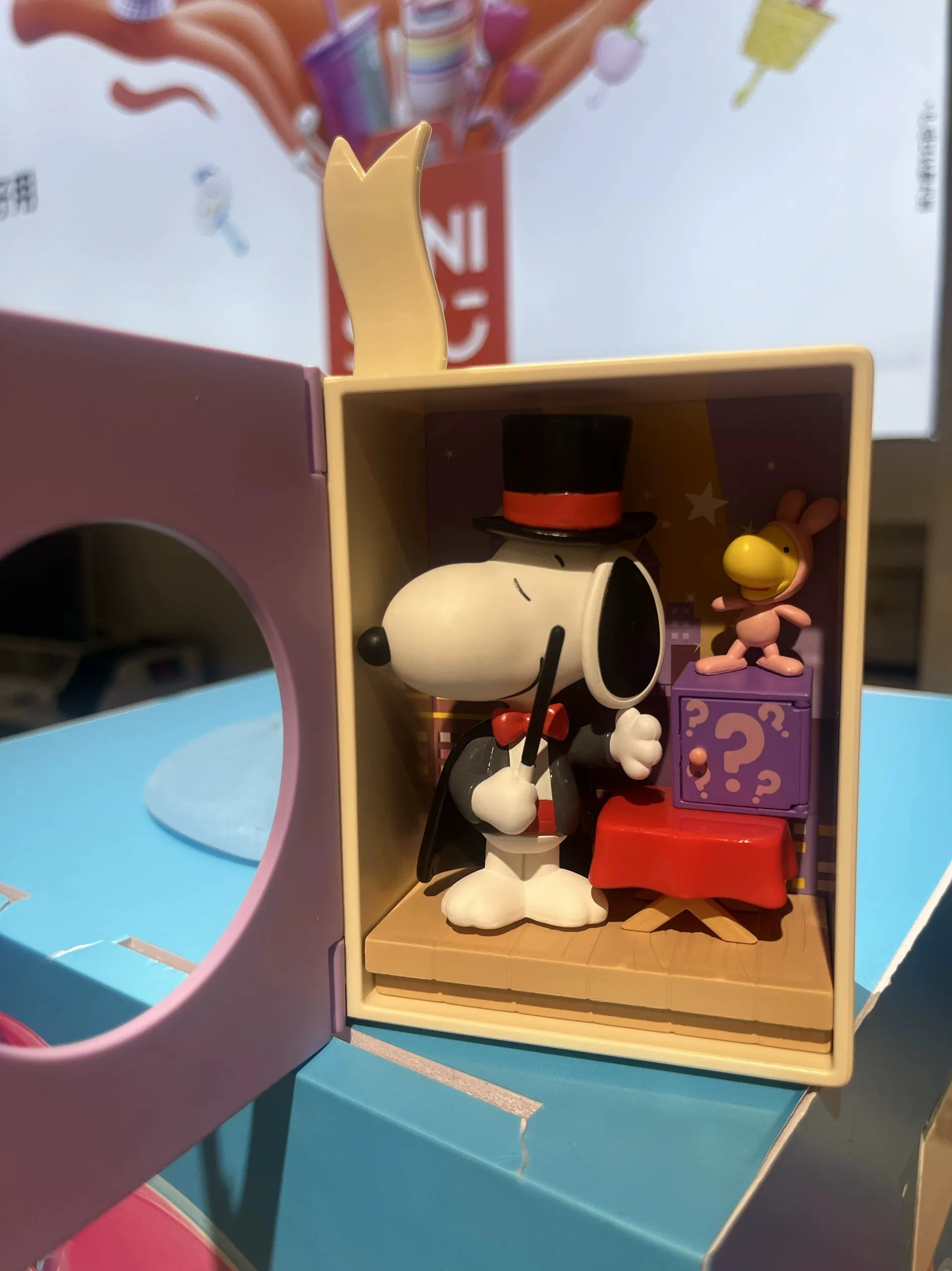 thumbnail image 1 of Caja sorpresa con temática de la serie Snoopy original de Miniso, modelo de dibujos animados divertidos, kit de garaje, juguete sorpresa, adorno de juego de moda, regalo, 1 of 5