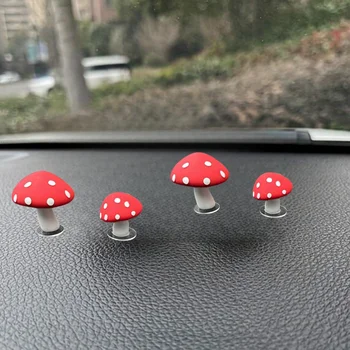 Decorazioni per auto della serie di decorazioni curative per funghi carini, nuovi ornamenti per console centrale per interni auto