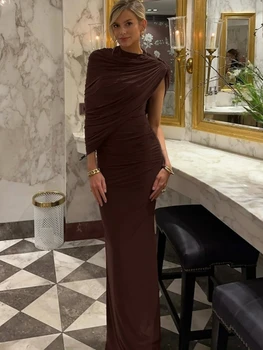 Robe longue marron chic sans manches taille haute moulante