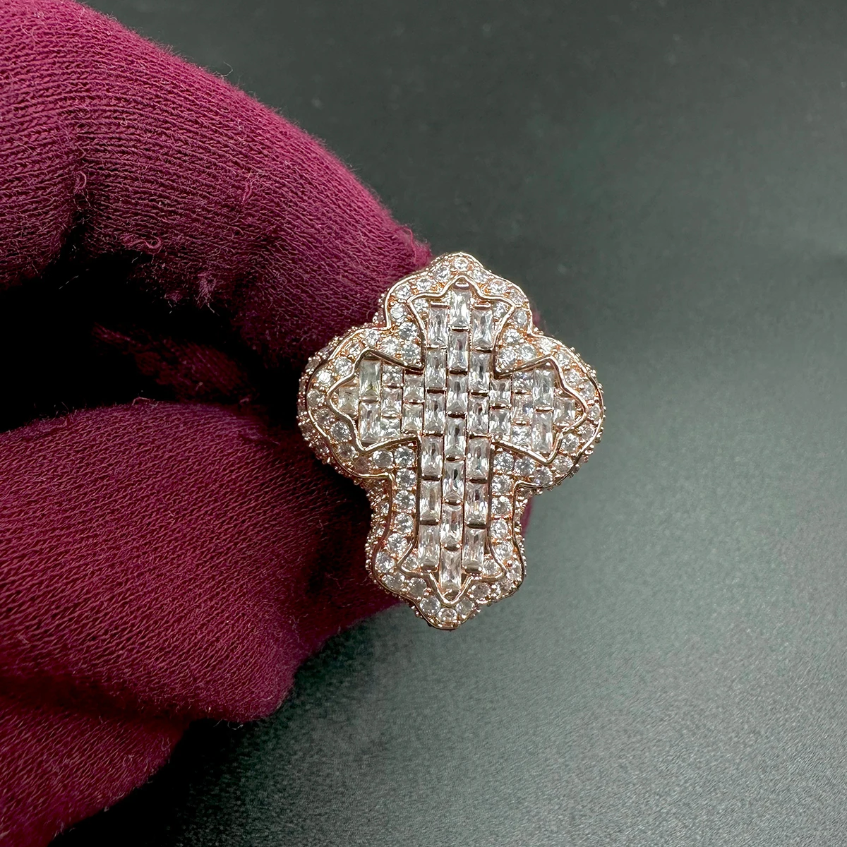 Cross Finger Ring AAAAA Zircon Prong Setting Men Hip Hop Jewelry for Gift