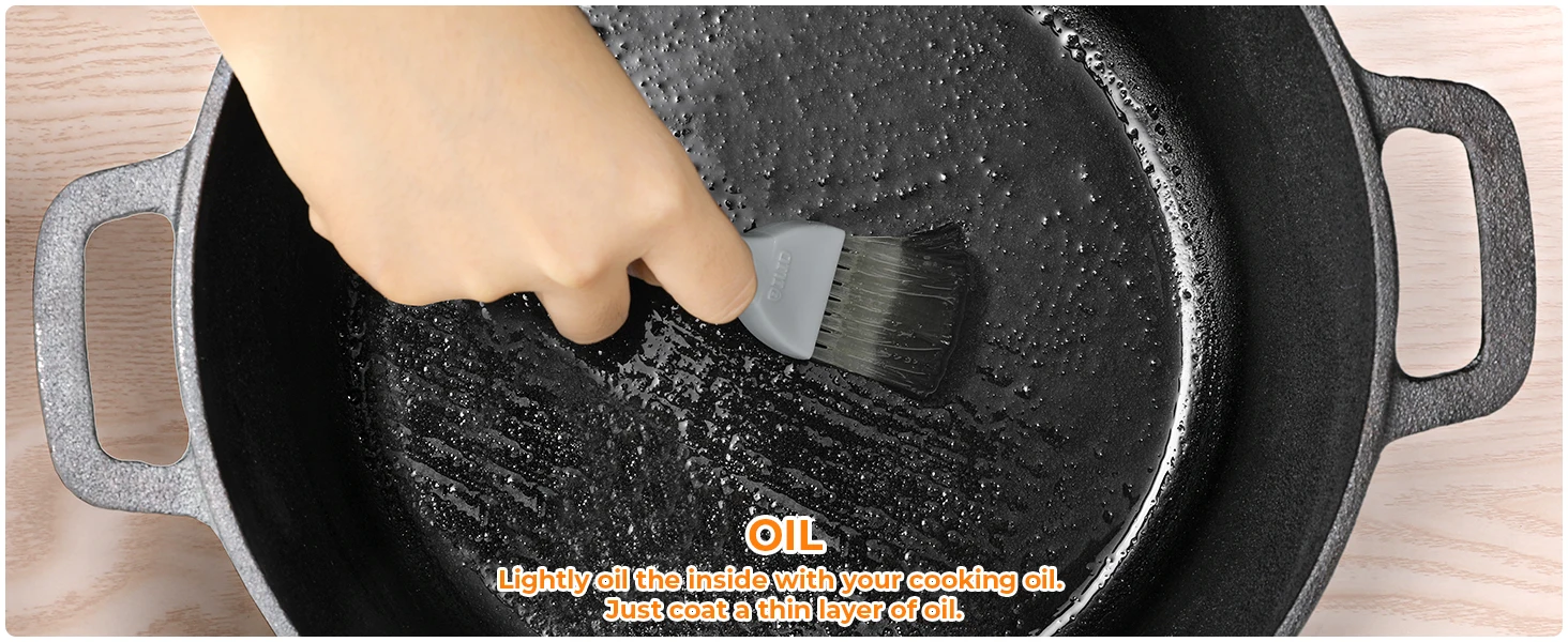 Lightly oil the inside with your cooking oil.