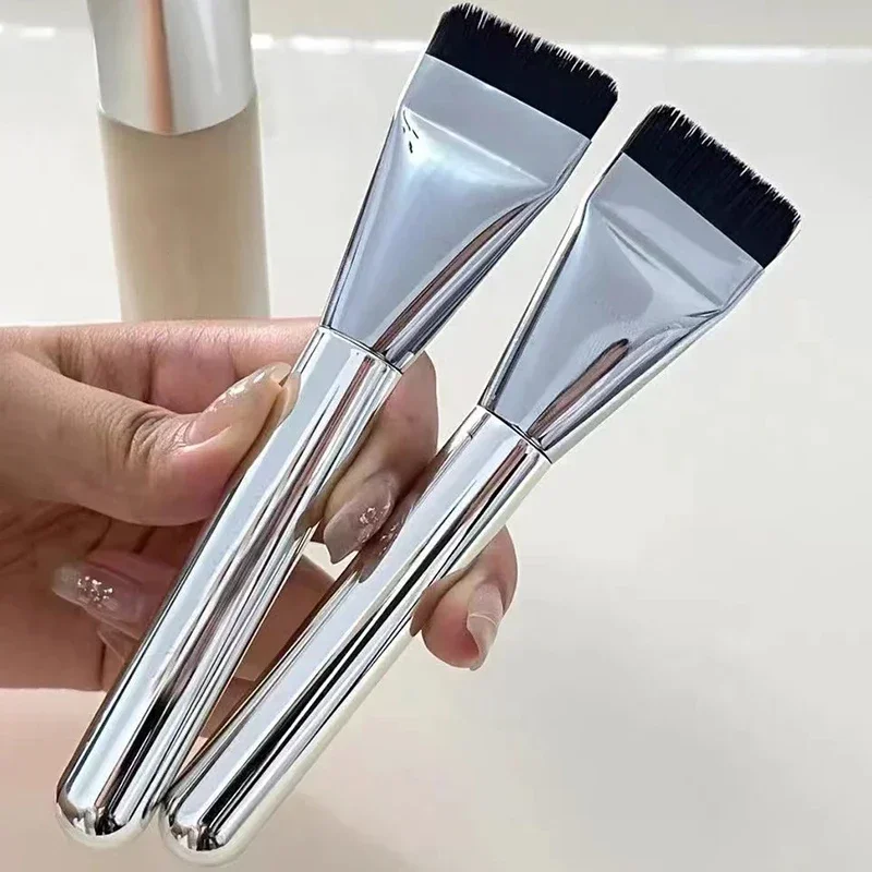 Soft Silicone Bristles Makeup Brush for Primer, Concealer, and Foundation Application