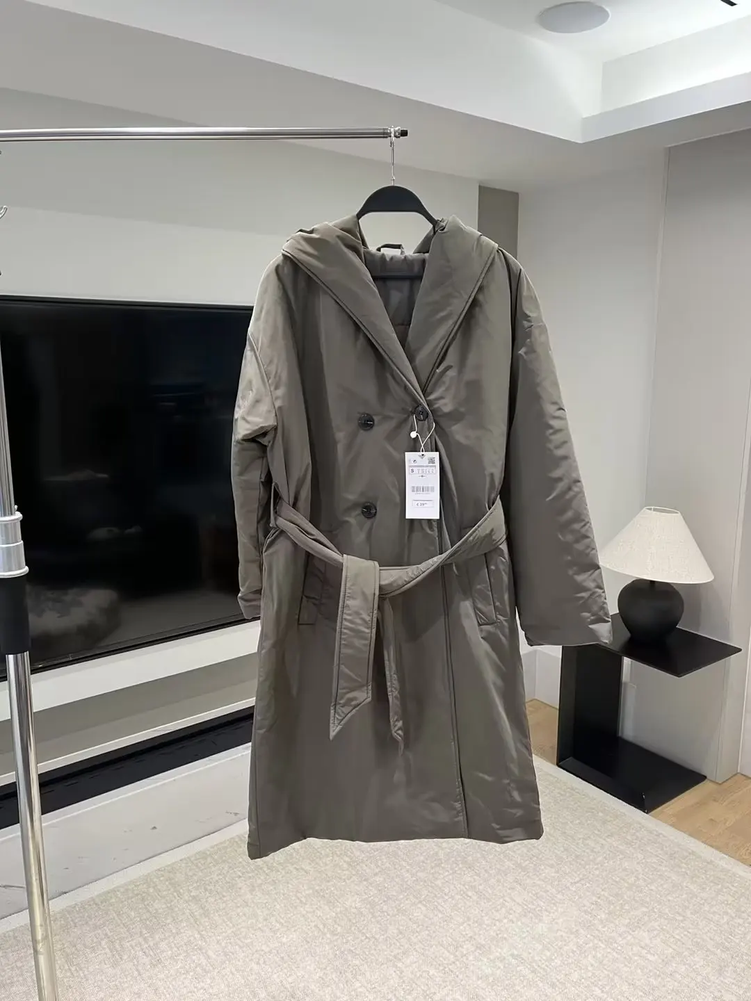 

Women Winter New Fashion With belt Thick Warm Long style Double Breasted cotton Coat Vintage Hooded Female Outerwear Chic Tops