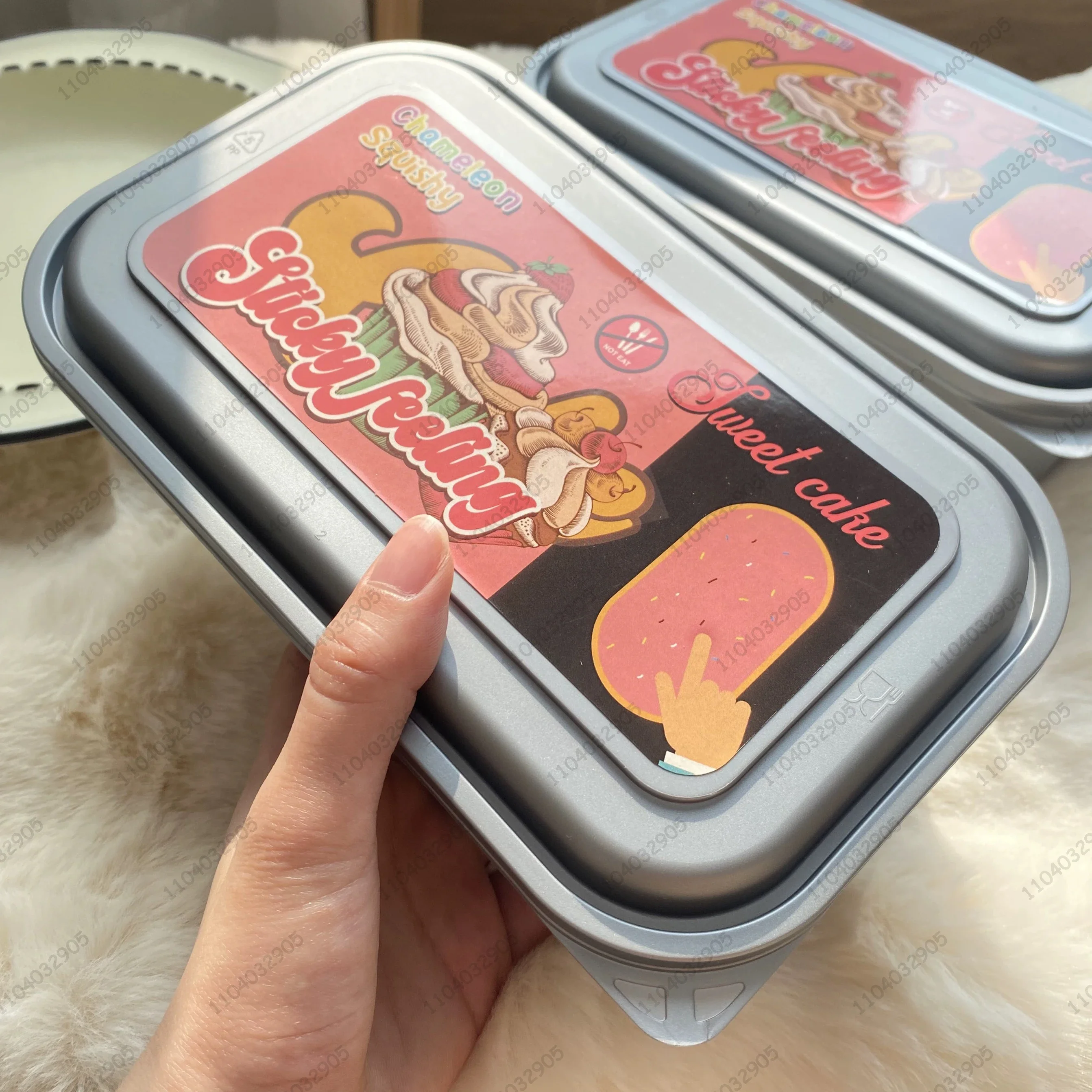 べたつかないケーキボックス付きのスクイーズおもちゃ,ゆっくりと上昇