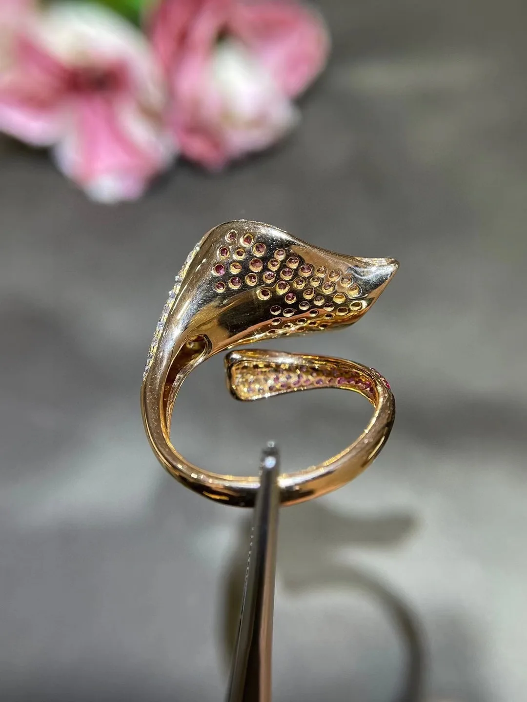 pink color natural conch pearl ring pink sapphire flower ring 18K