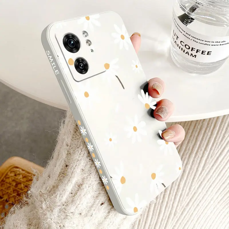 Elegant Daisy Silicone Phone Case – Stylish Protection
