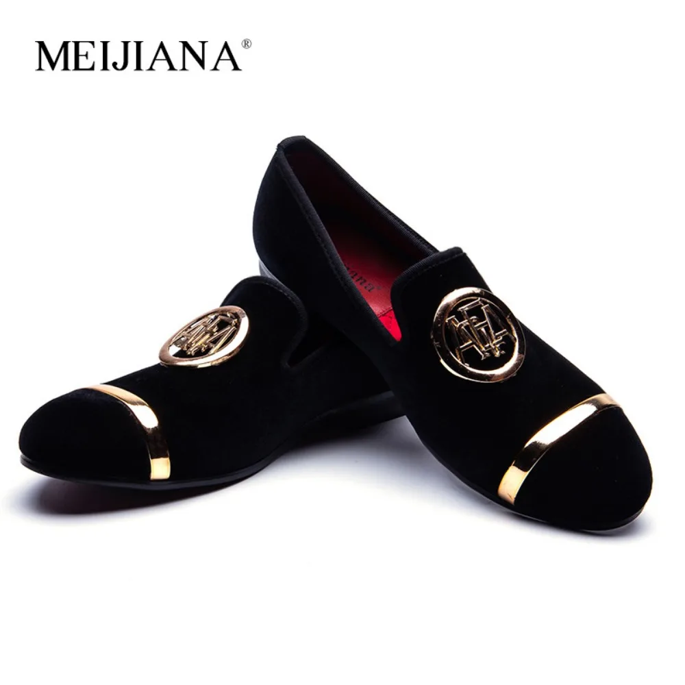 

Men's Velvet Loafers Nightclub Trendy Dress Shoes Classic Fashion Metal Men Moccasins Shoes Luxury Brand Wedding Party Shoes