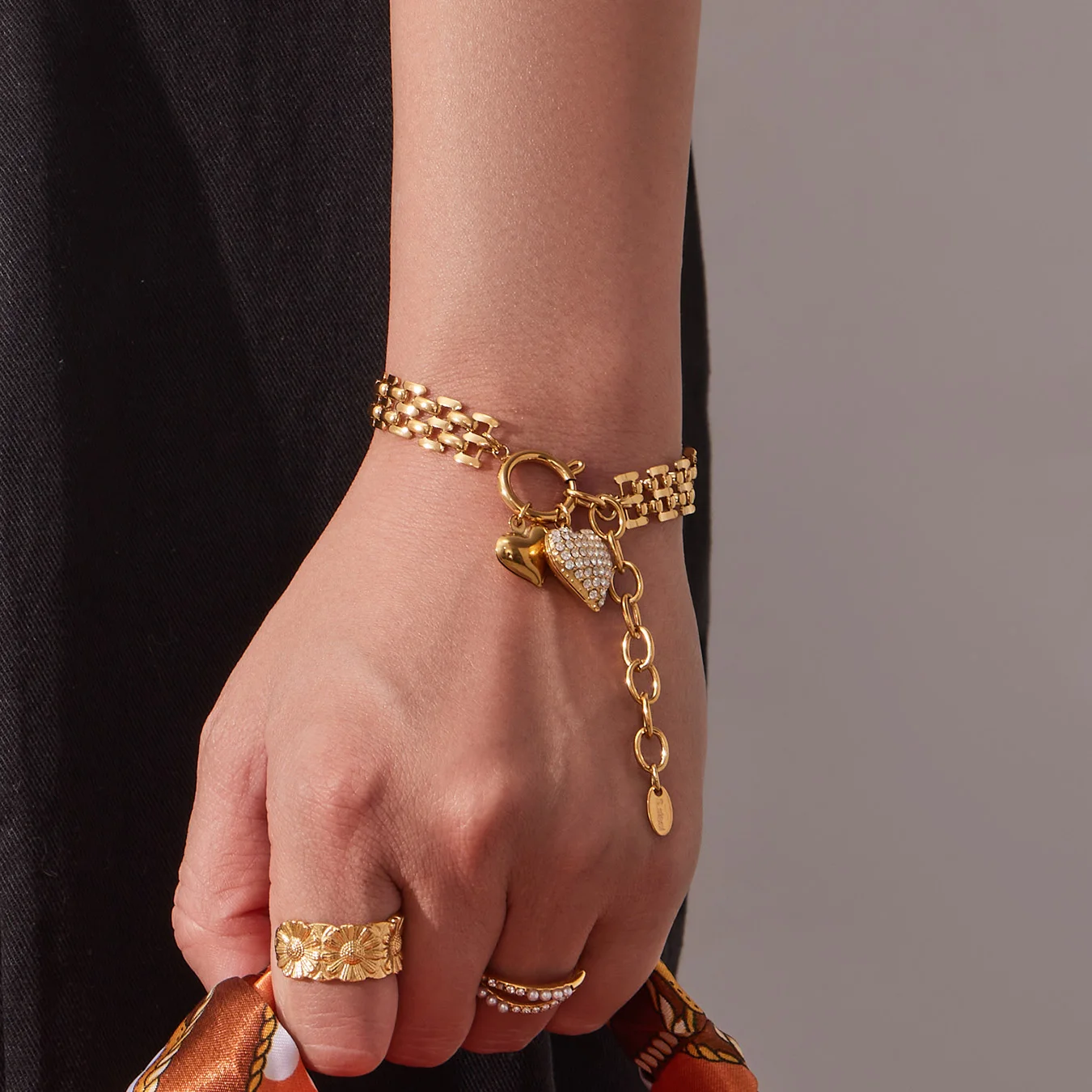 Niedliches Herz-Kreuz-Anhänger-Halsketten-Halsband für Frauen, Edelstahl, vergoldet, klobiges Kettenarmband, wasserdichtes Schmuckset – Detail 9