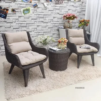 Tavolo e sedia per il tempo libero in rattan PE Set da tre pezzi Set di mobili da giardino per esterni Set tavolo e sedie per protezione solare da esterno per villa D 1