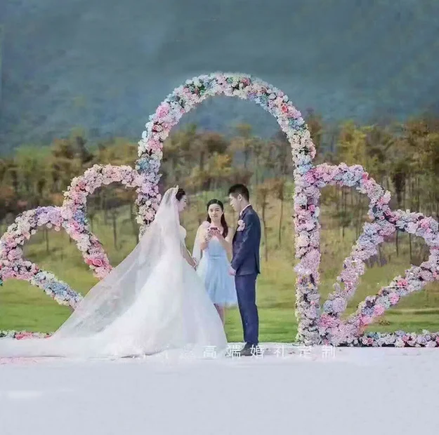 Рисунок 2 - Свадебный реквизит железная корона