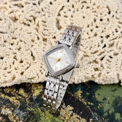 Elegant Gold Mid - Century Retro Watch with Diamond Dial and Brushed Stainless Steel Band (Silver)