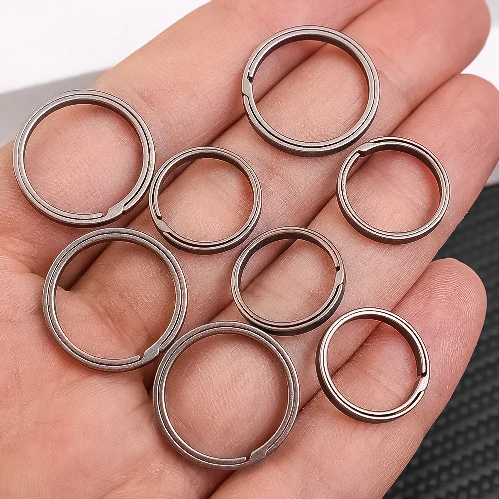 Titanium Alloy Key Ring Keychain for Male Car Creativity Gift