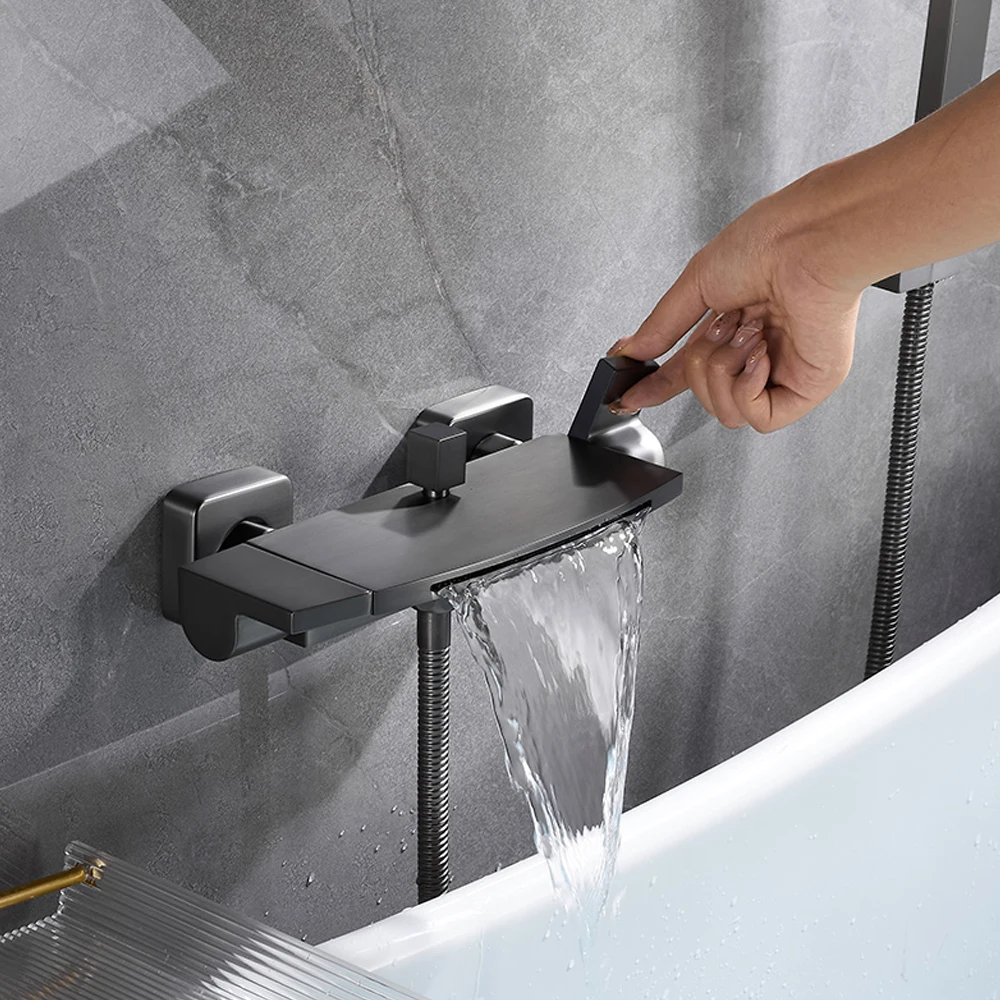 ก๊อกน้ำอ่างอาบน้ำทองเหลืองแท้แบบติดผนัง ฟังก์ชั่นเดี่ยวและคู่ สำหรับอ่างอาบน้ำ น้ำร้อนน้ำเย็น แบบน้ำตก 1