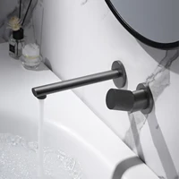 ก๊อกน้ําในห้องน้ําทองเหลืองขัดเงาทองหรูหราติดผนังปรับปริมาณน้ําได้ การออกแบบฝังตัวสําหรับอ่างน้ําร้อนและน้ําเย็นแตะ 2