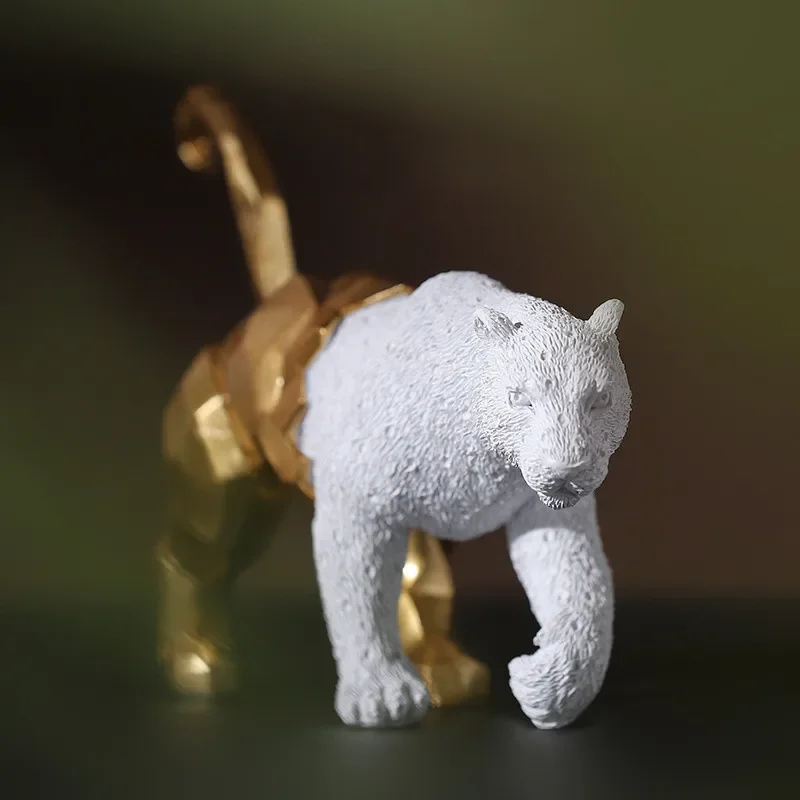 

Resin Animal Statue Ornaments Polar Bear Leopard Wolf Rhinoceros Sculpture Crafts Figurine Desktop Home Living Room Decor Gifts