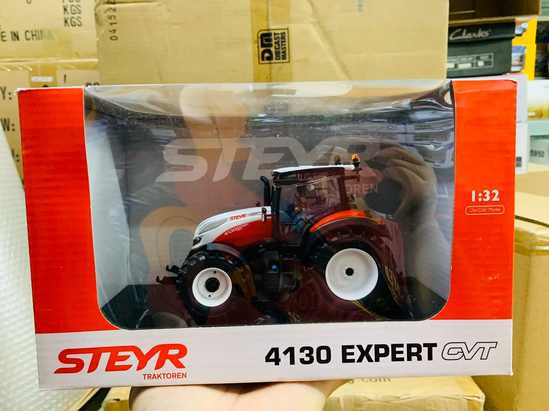 1:32 Scale Die-Cast Model Steyr 4130 Expert CVT Agricultural Tractor UH6221 New in Box