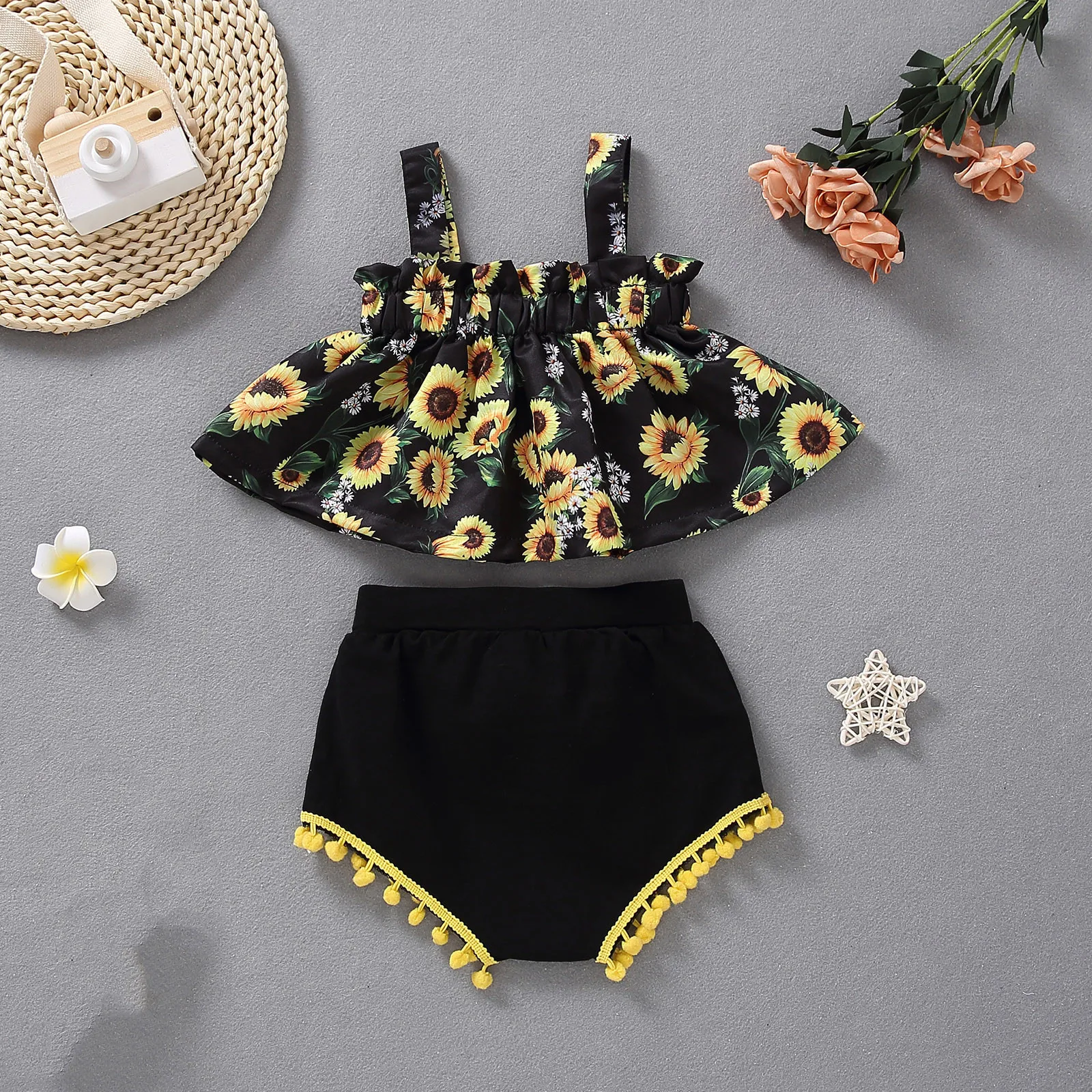 Baby Girl Floral Vest & Shorts Set 2