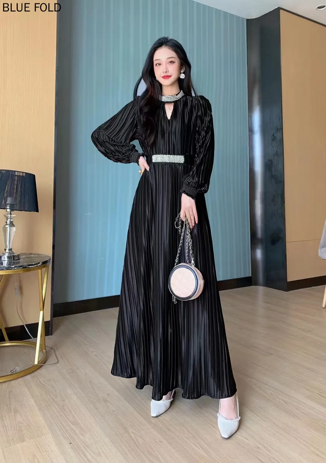 

High-end Light Luxury Socialite Round Neck Lantern Long-sleeved Waist Pleated Beaded Heavy-duty Tall and Slim Dress for Women