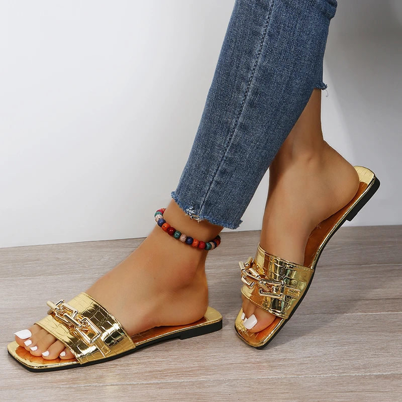 2024 Summer Flat Bottom Women's Slippers Trend Fashion Outdoor Beach Golden Chain Design Flip-Flops Square Toe Open Toe Slippers 2
