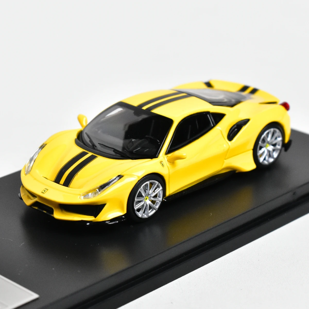 ichilan model  1:64 Novitec 488 Pista Diecast Model Car 2