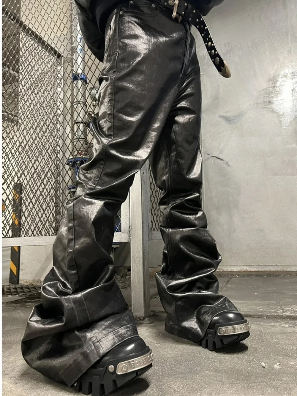 하이 스트리트 와이드 레그 글로시 Pu 가죽 바지 새시 부츠 컷 남성과 여성 스트레이트 헐렁한 캐주얼 청바지 오버 사이즈 플레어 바지