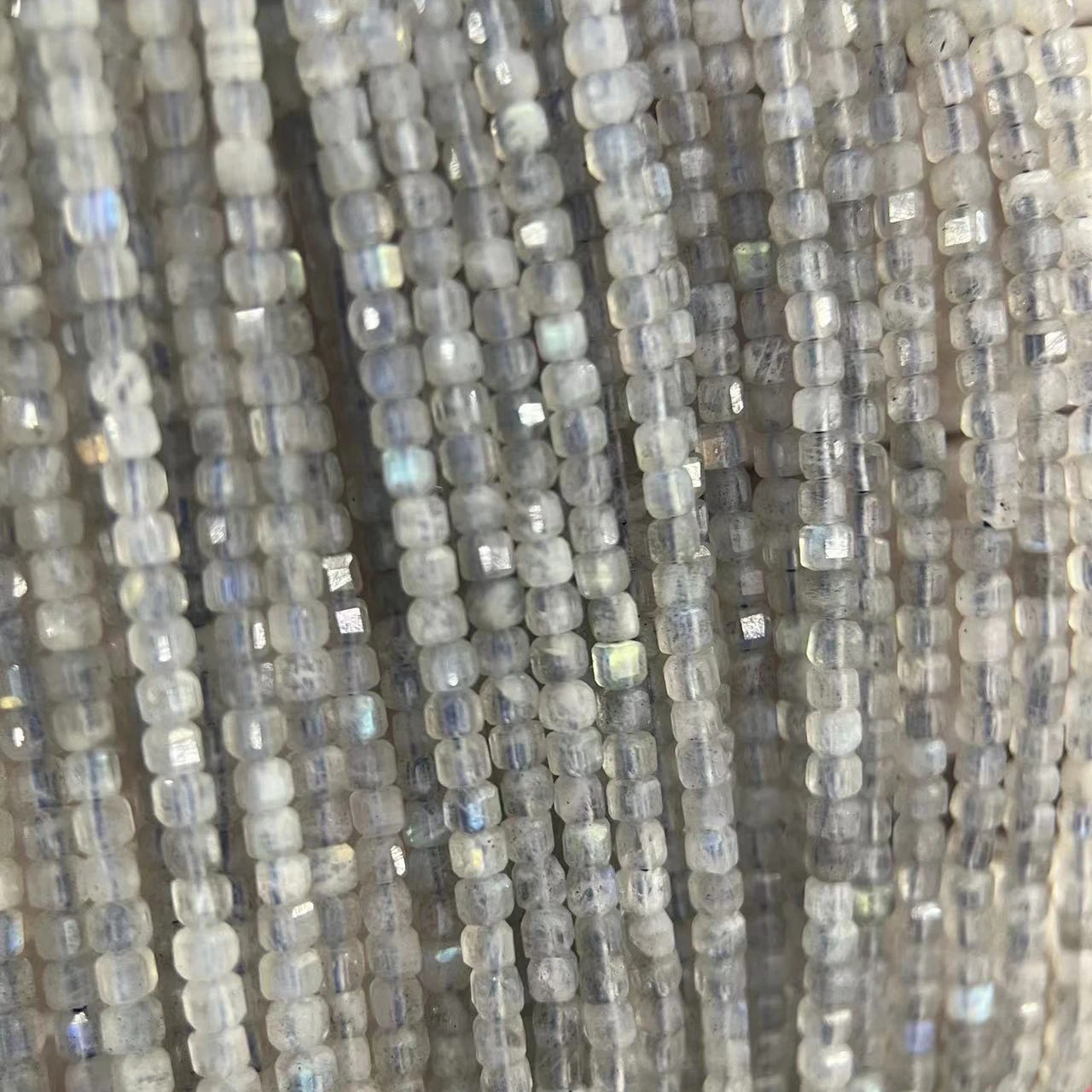

Natural Labradorite 2*2mm Faceted Cube Gray Gemstone Cubic Delicate Seed Beads For Jewelry Accessories Making