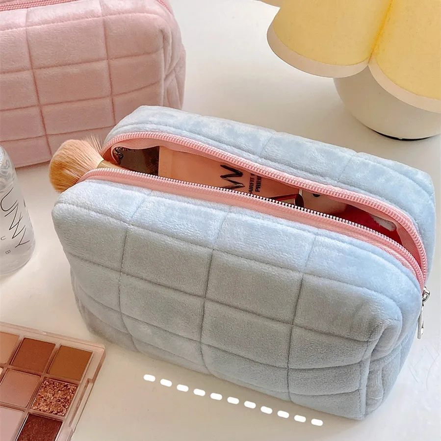Makeup Organizer Cosmetic Bag Pencil Case Cosmetic Storage Bag Toiletry Bag Makeup Bag Cosmetic Case Cute Plush Cosmetic Lipstick Brush Storage Bag Pencil Case Women Girls Makeup Handbags Wallet Organizer Pouch Pen Bag Pencilcase
