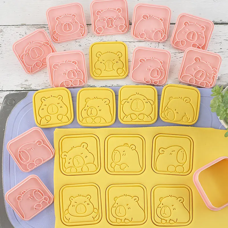 8Pcs/set Capybara 3D Cookie Cutter Cartoon Biscuit Baking Mold Plastic Press Tool for Fondant Sugar Craft DIY Pastry Accessories