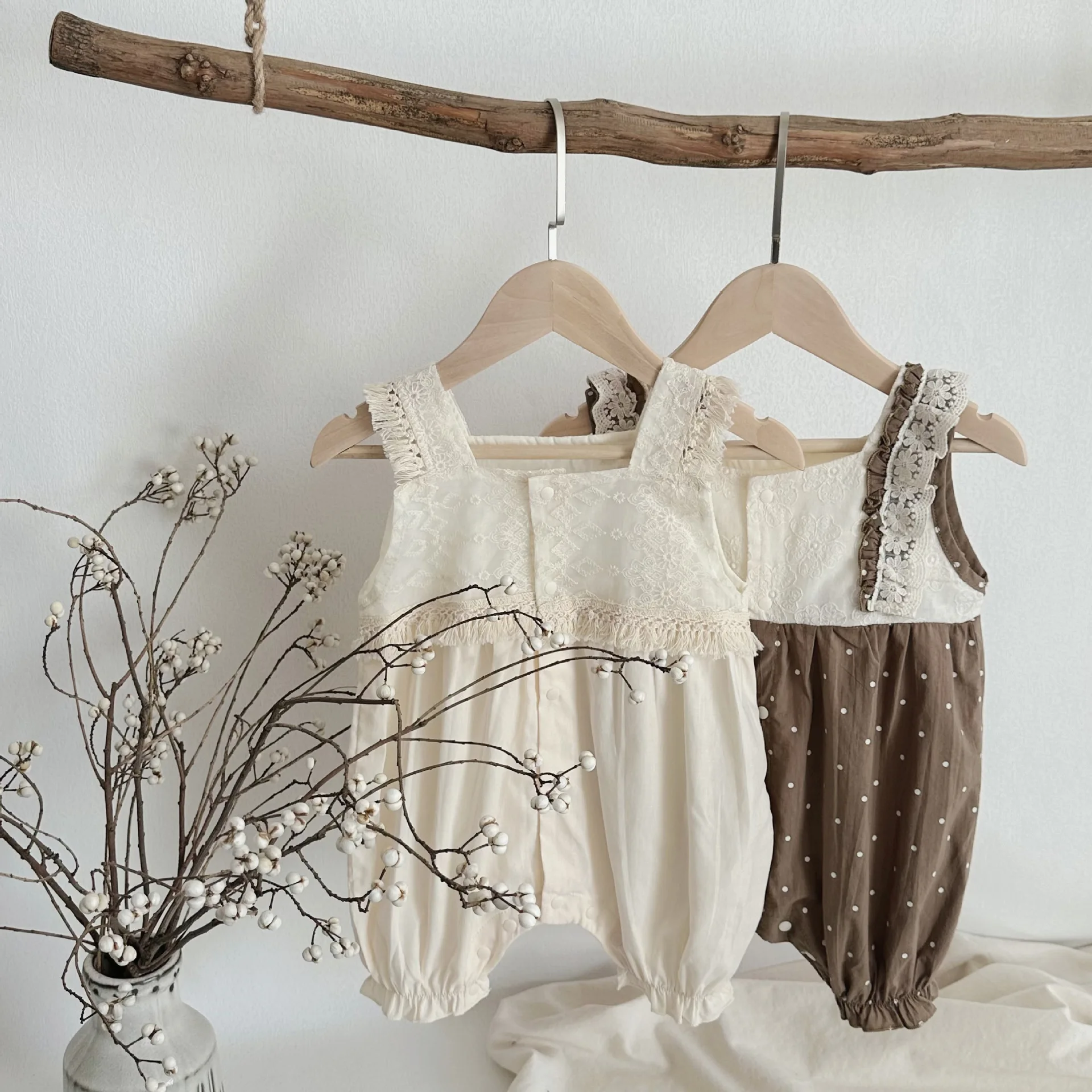 

Summer Baby Girl Jumpsuit 2024 Korean New Toddler Overalls Lace Suspender Pants Girls Baby Patchwork Princess Sleeveless Romper