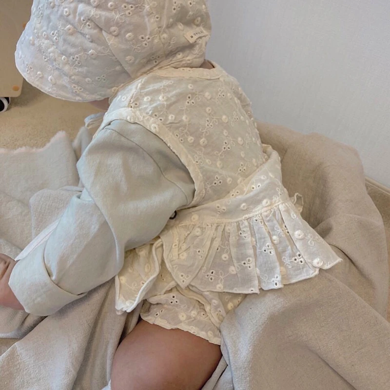 Рисунок 3 - Комплект весенней одежды для маленьких девочек