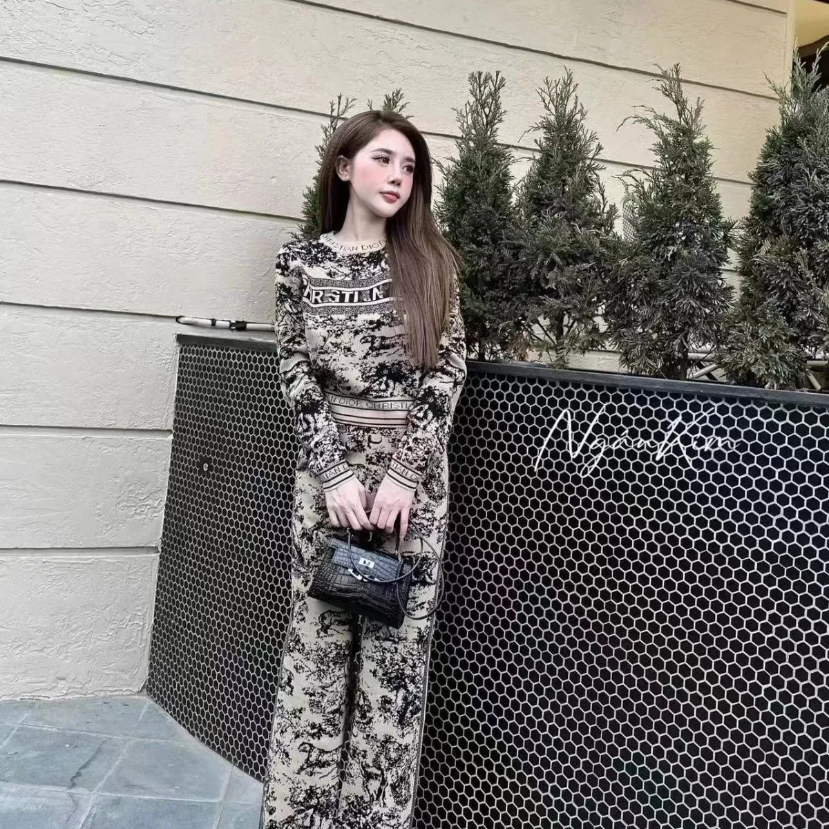Autumn and Winter New Pullover Top Round Neck Letter Knit Wide Leg Pants Temperament Age Reducing Two-piece Set 2