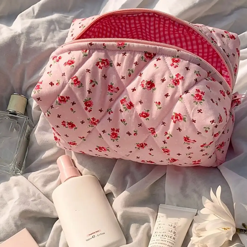 Storage Organizer Floral Puffy Quilted Makeup Bag Flower StrawberryPrinted Makeup Accessory Large Travel Cosmetic Bag 5