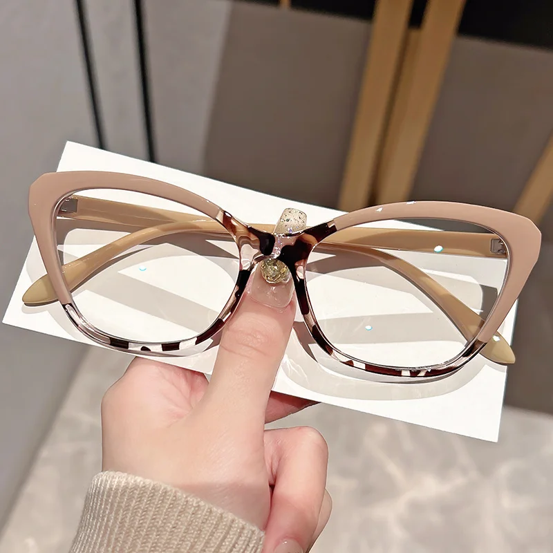 Chic Color Block Cat Eye Reading Glasses for Women - Fashionable Clear Lens