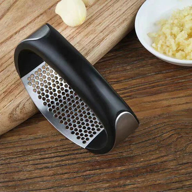 Multifunction Stainless Steel Garlic Press Grinding Grater Crush Tool Presser Curved Garlic Grinding Slicer Chopper Press Gadget