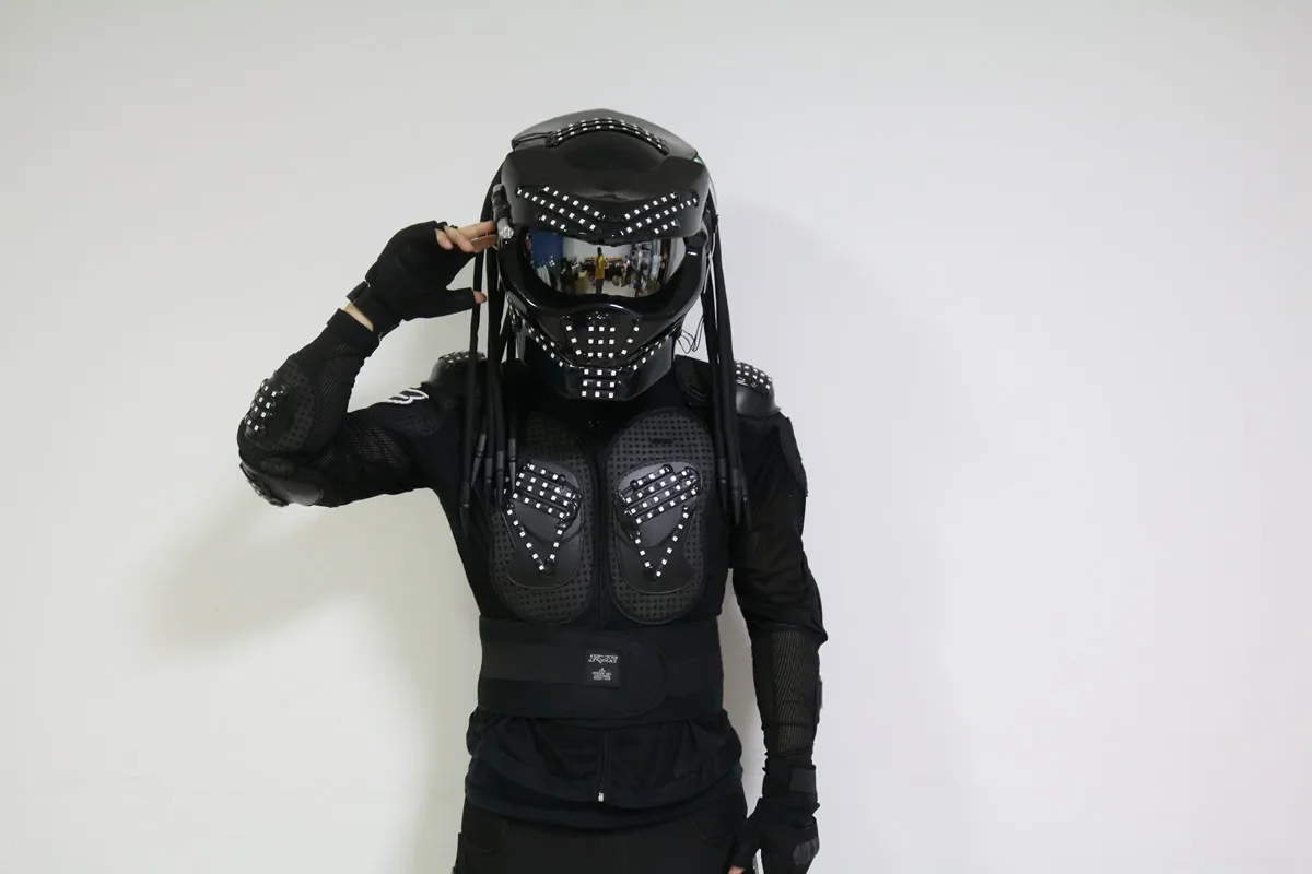 Рисунок 2 - Костюм робота со светодиодной подсветкой RGB