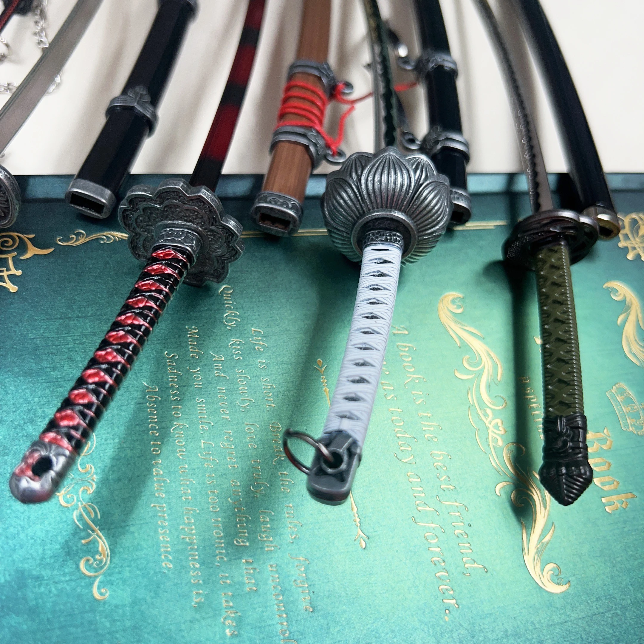 26 センチメートル SEKIRO: Shadows Die Twice 剣アームキーホルダー